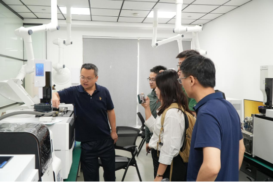 中石化(上海)石油化工研究院有限公司來訪蘇州安益譜,共話合作新機遇!(圖3) 中石化(上海)石油化工研究院有限公司來訪蘇州安益譜,共話合作新機遇!(圖3)